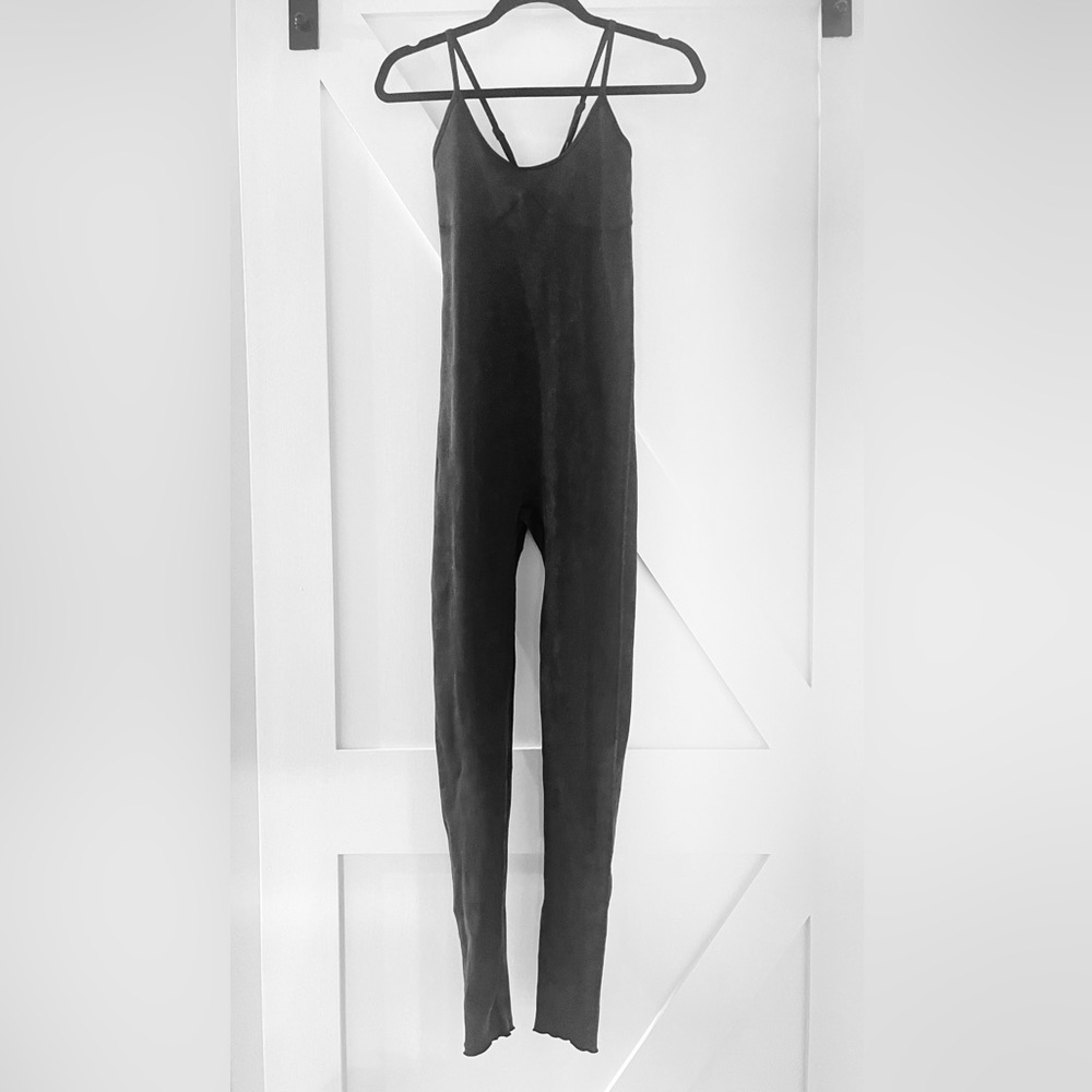NEW-Forever 21, Charcoal Gray Ribbed Criss Cross Athletic Jumper, Size M